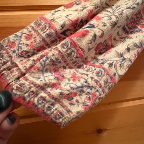 Ralph Lauren Cream Blouse with Smocked Details and Relaxed Fit - Picture 3 of 8